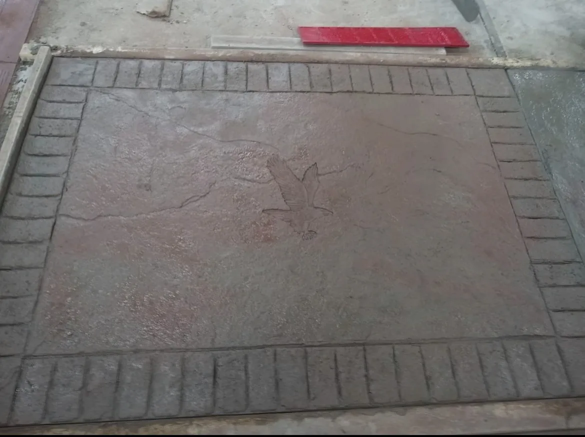 Decorative concrete panel with patterned border